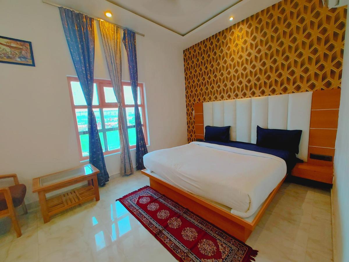 Avadh Sunshine Palace Hotel And Resort Ayodhya Kültér fotó