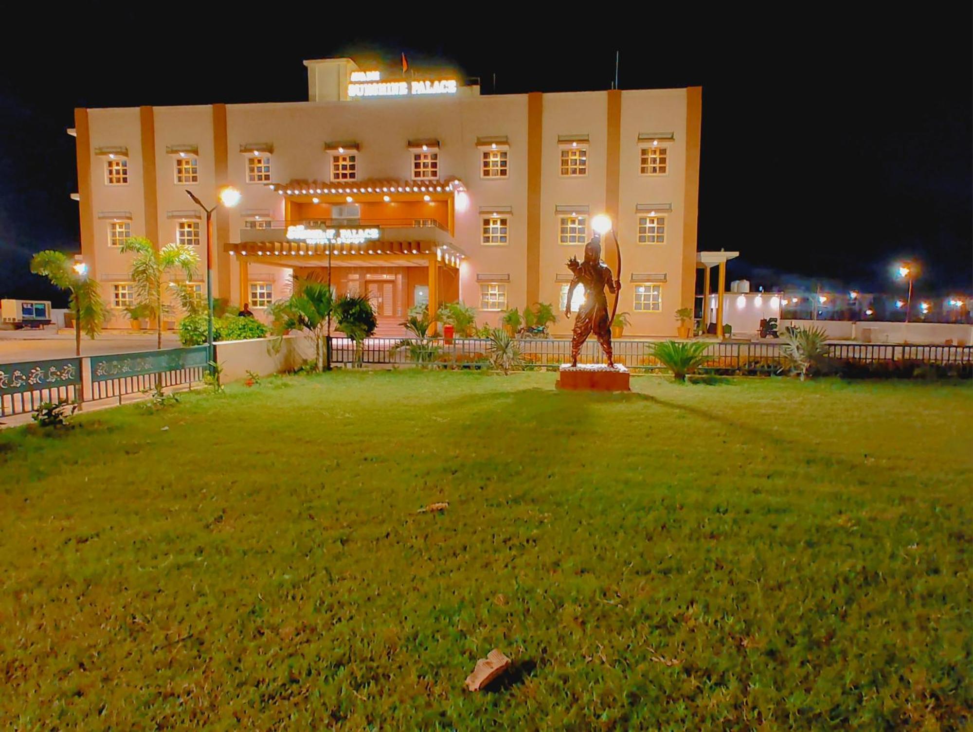 Avadh Sunshine Palace Hotel And Resort Ayodhya Kültér fotó