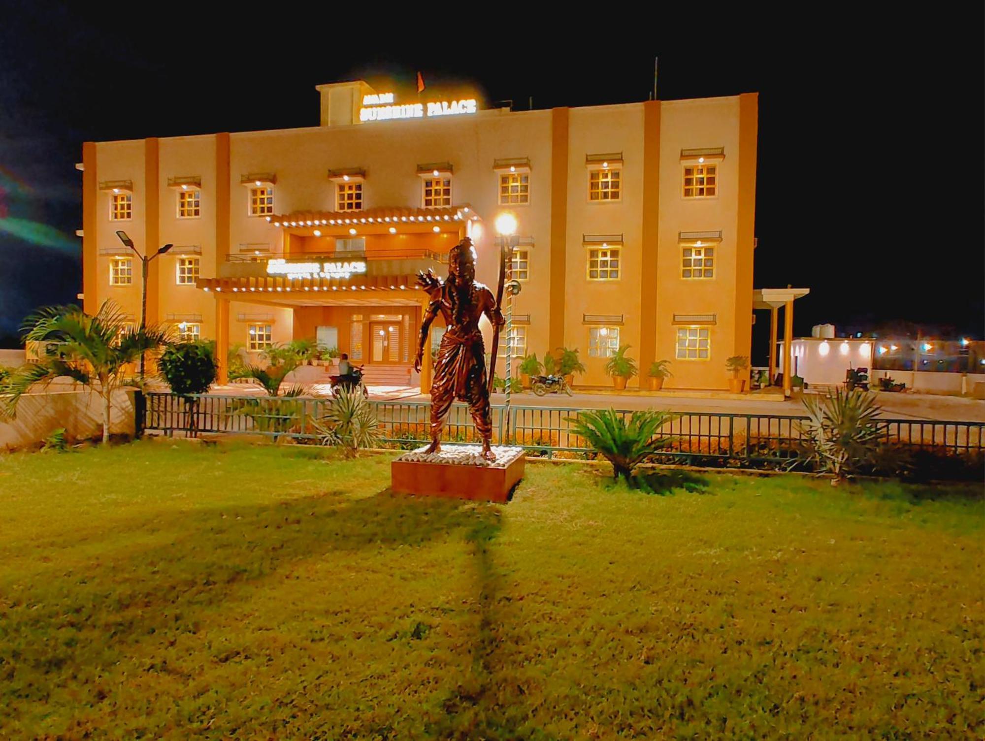 Avadh Sunshine Palace Hotel And Resort Ayodhya Kültér fotó