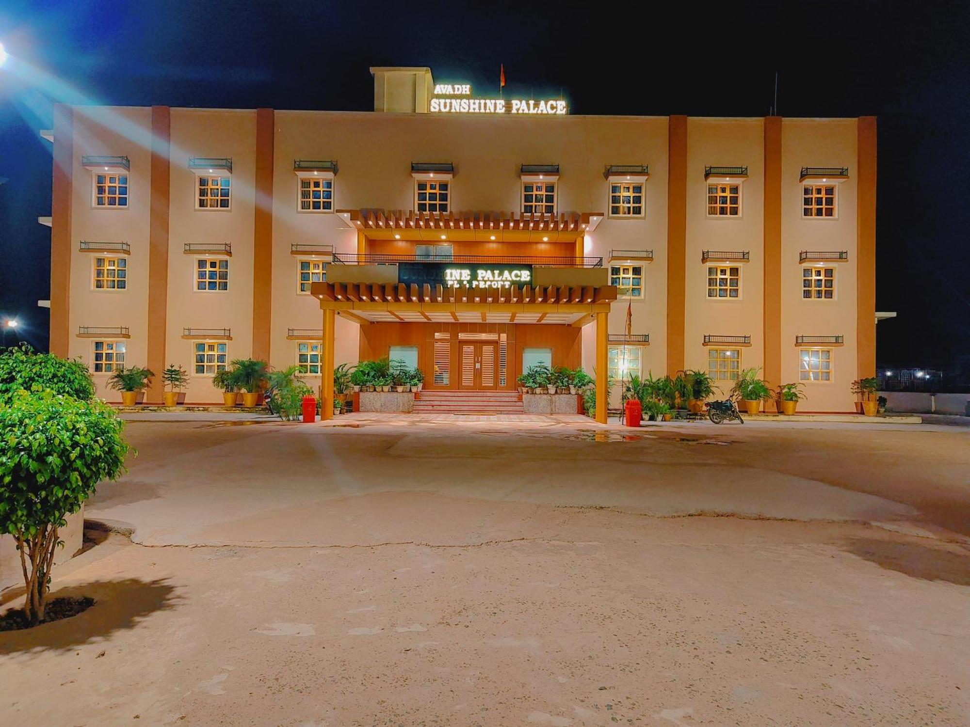 Avadh Sunshine Palace Hotel And Resort Ayodhya Kültér fotó