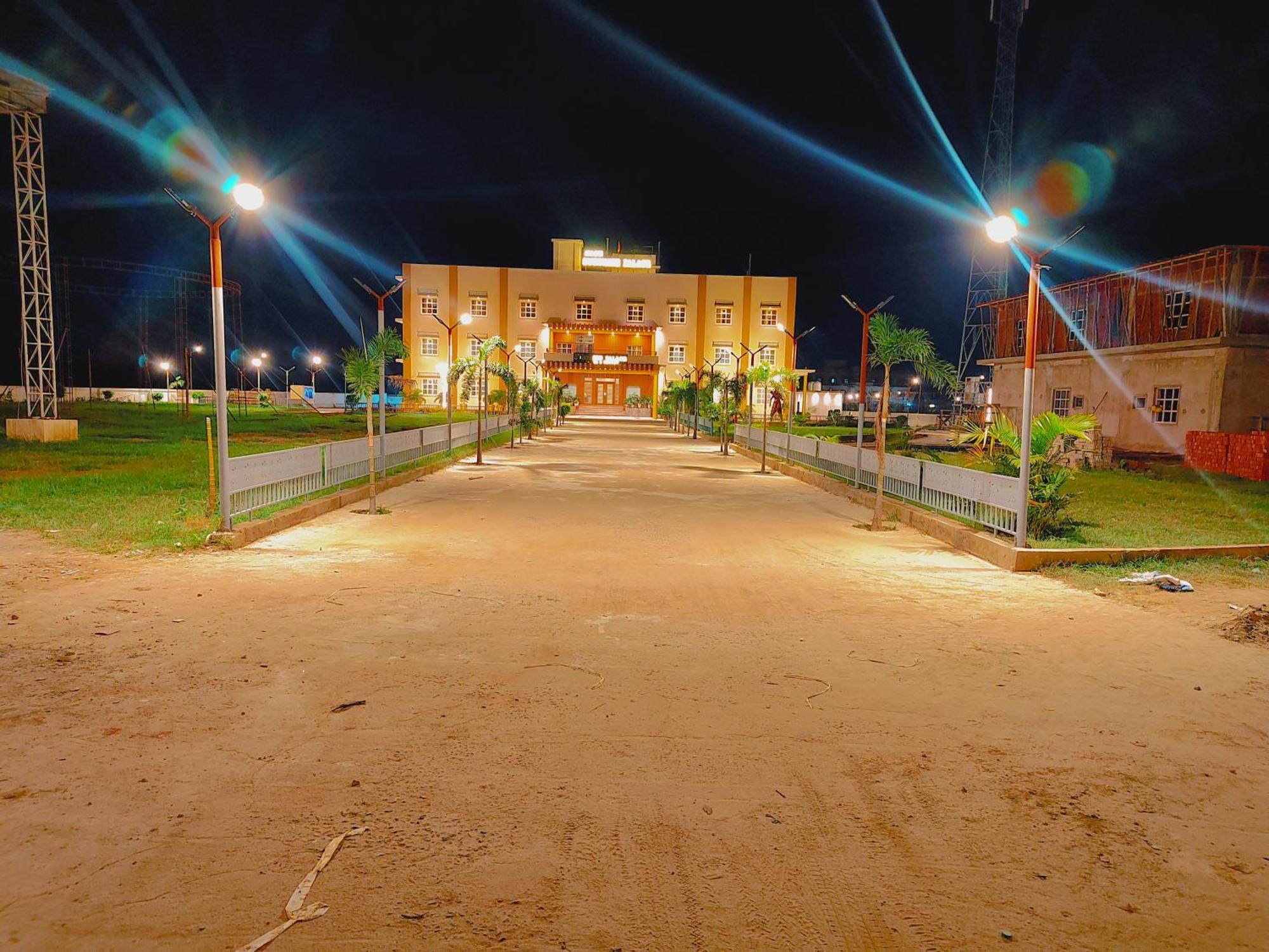 Avadh Sunshine Palace Hotel And Resort Ayodhya Kültér fotó