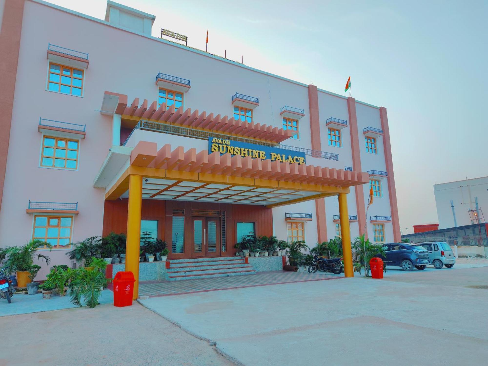Avadh Sunshine Palace Hotel And Resort Ayodhya Kültér fotó