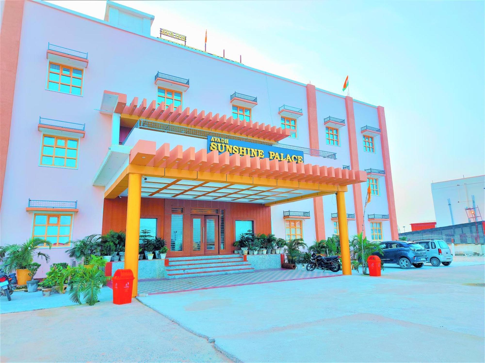 Avadh Sunshine Palace Hotel And Resort Ayodhya Kültér fotó