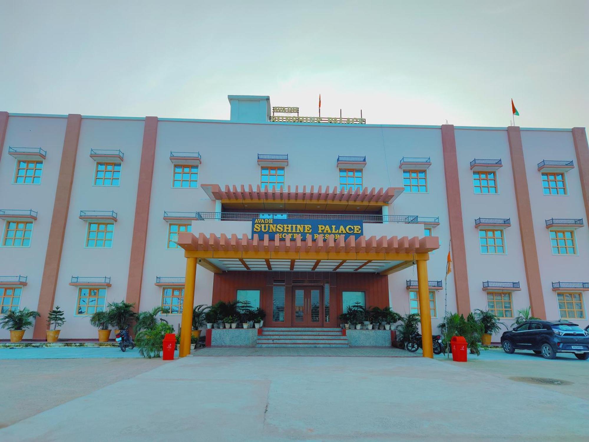 Avadh Sunshine Palace Hotel And Resort Ayodhya Kültér fotó